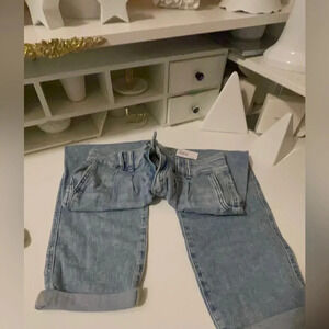 SNONMA Pleaded pants Relaxing style. Faded blue jeans